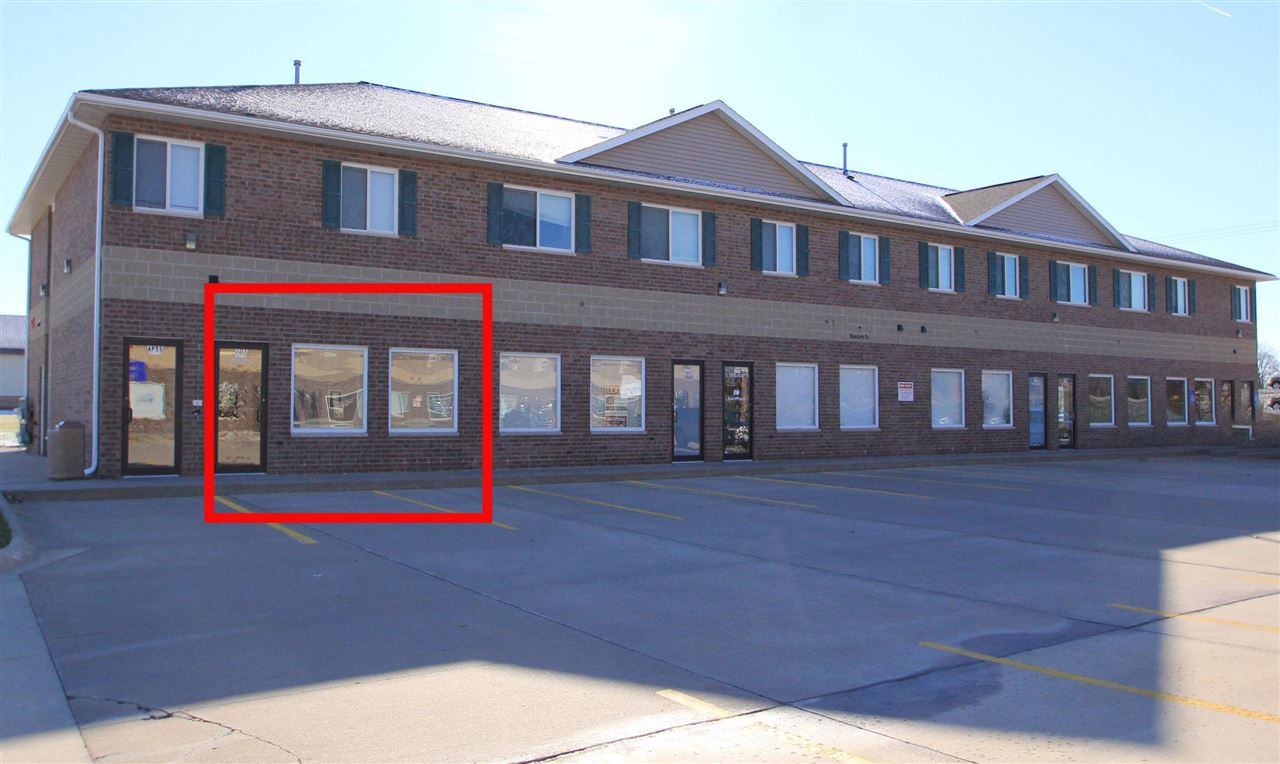 7 Hawkeye Drive North Liberty IA 52317