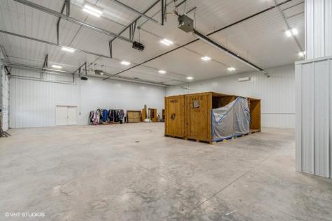 5265 Oak Crest Hill Road SE Hills IA 52235