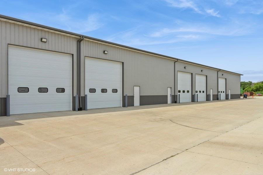 5265 Oak Crest Hill Road SE Hills IA 52235