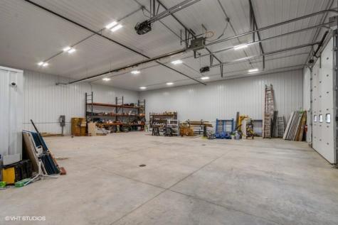 5265 Oak Crest Hill Road SE Hills IA 52235