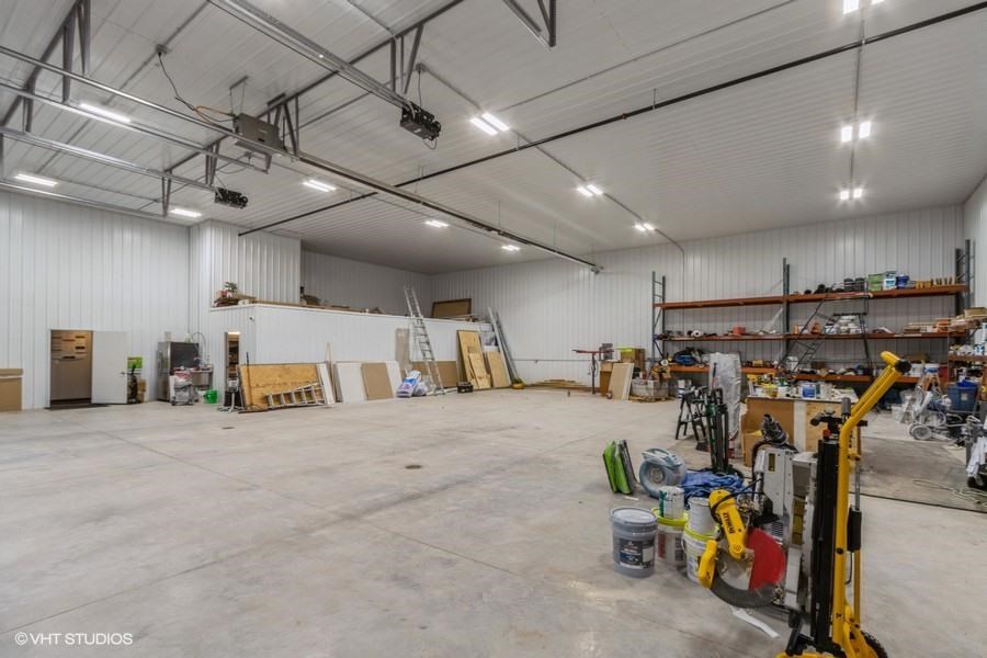 5265 Oak Crest Hill Road SE Hills IA 52235