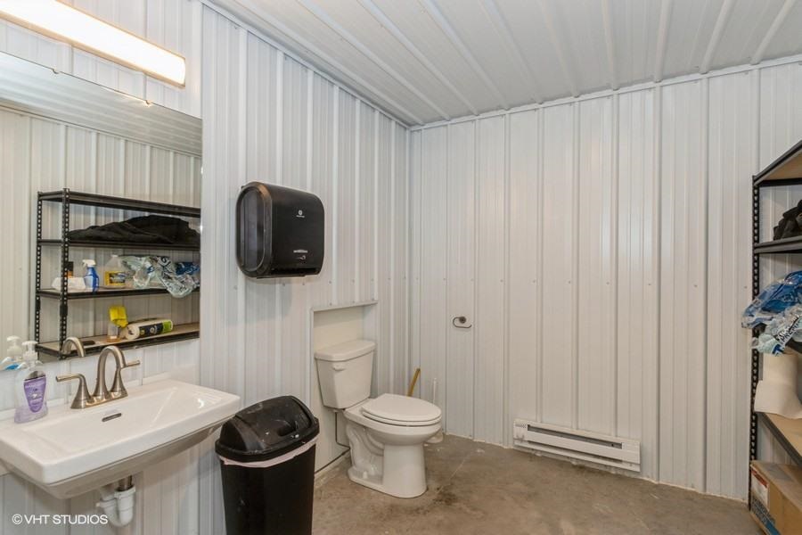 5265 Oak Crest Hill Road SE Hills IA 52235