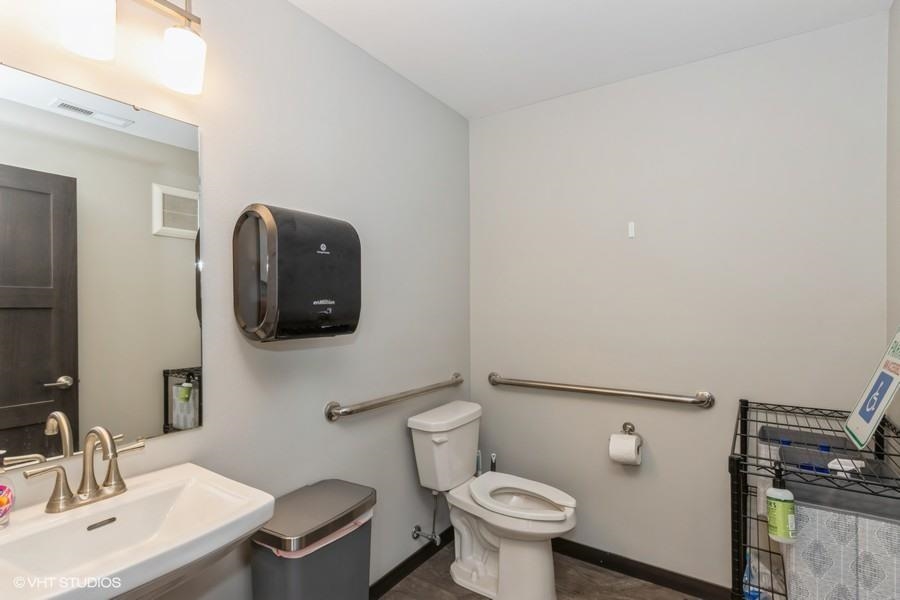 5265 Oak Crest Hill Road SE Hills IA 52235