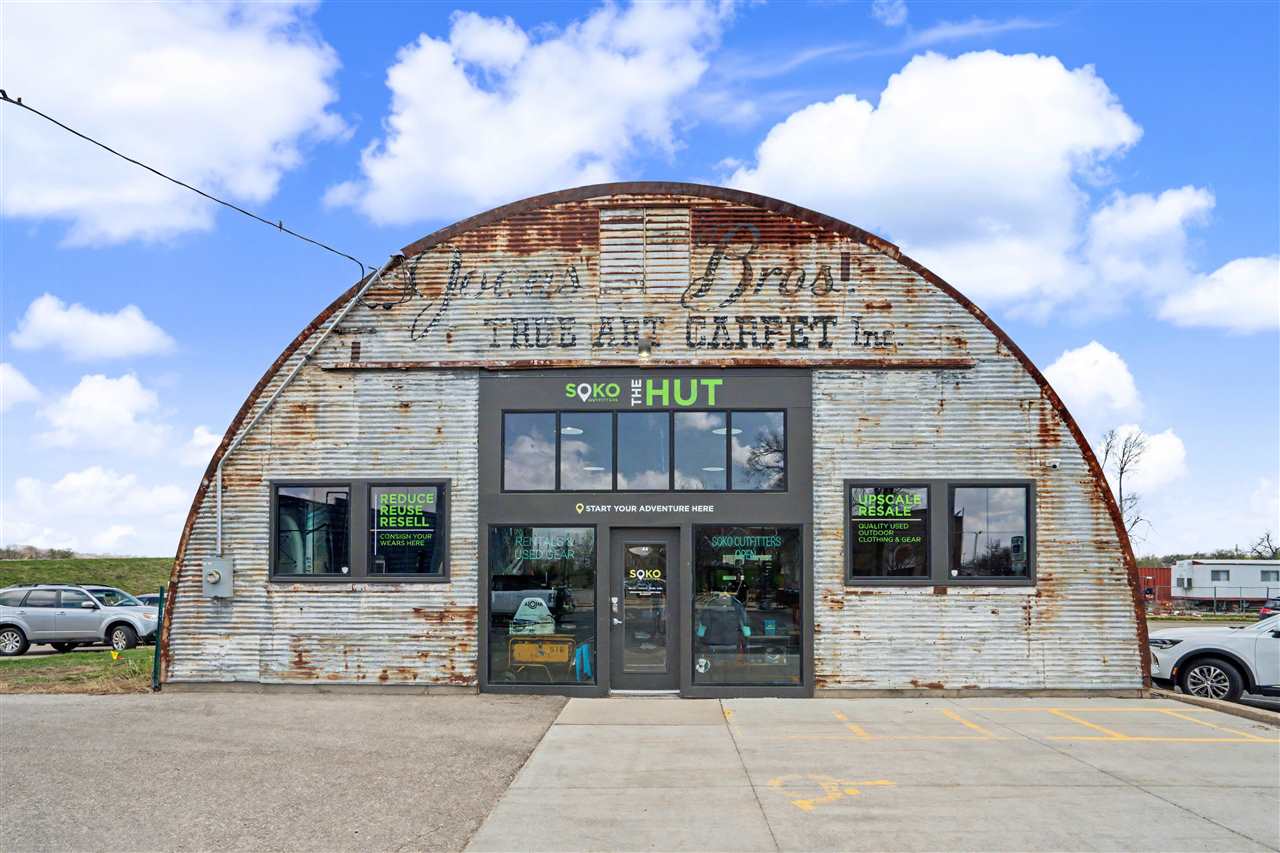 Cedar Rapids IA, 44 17TH Avenue SW
