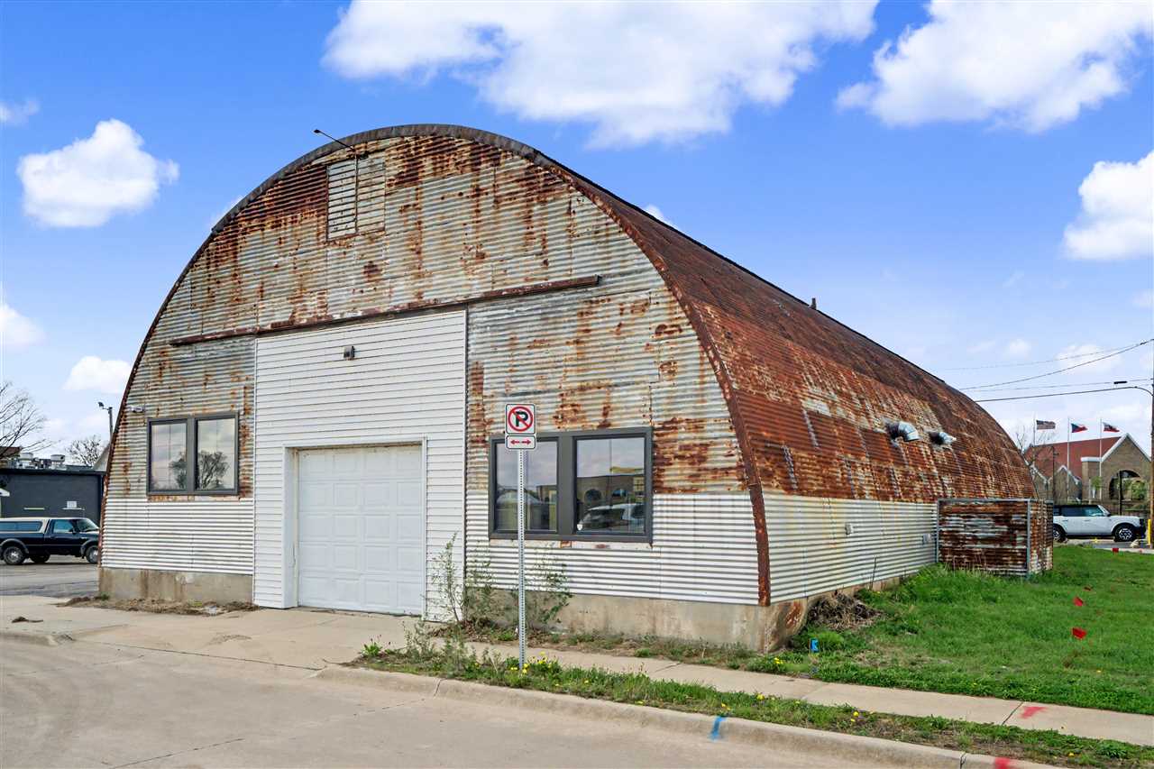 44 17th Avenue SW Cedar Rapids IA 52404