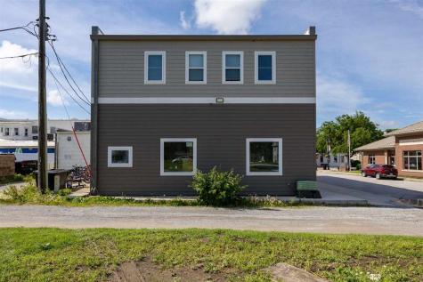 112 N Iowa Street Solon IA 52333