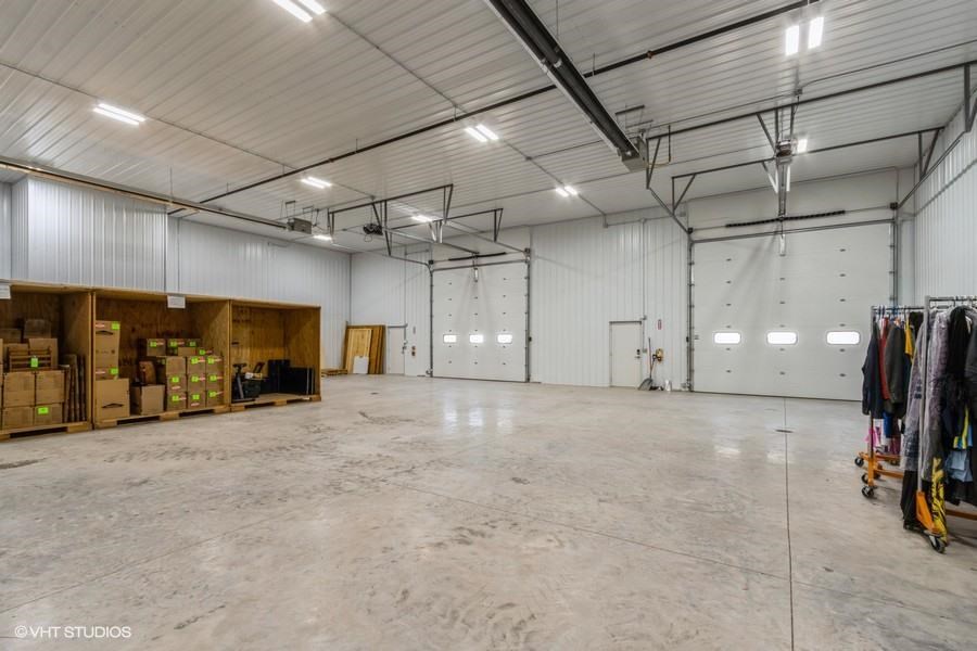 5259 Oak Crest Hill Road SE Hills IA 52235