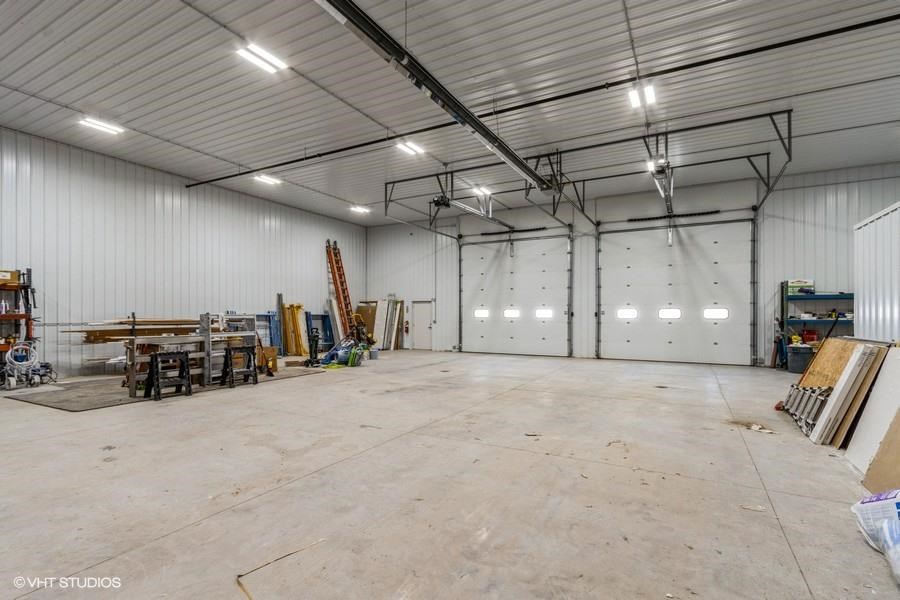5259 Oak Crest Hill Road SE Hills IA 52235