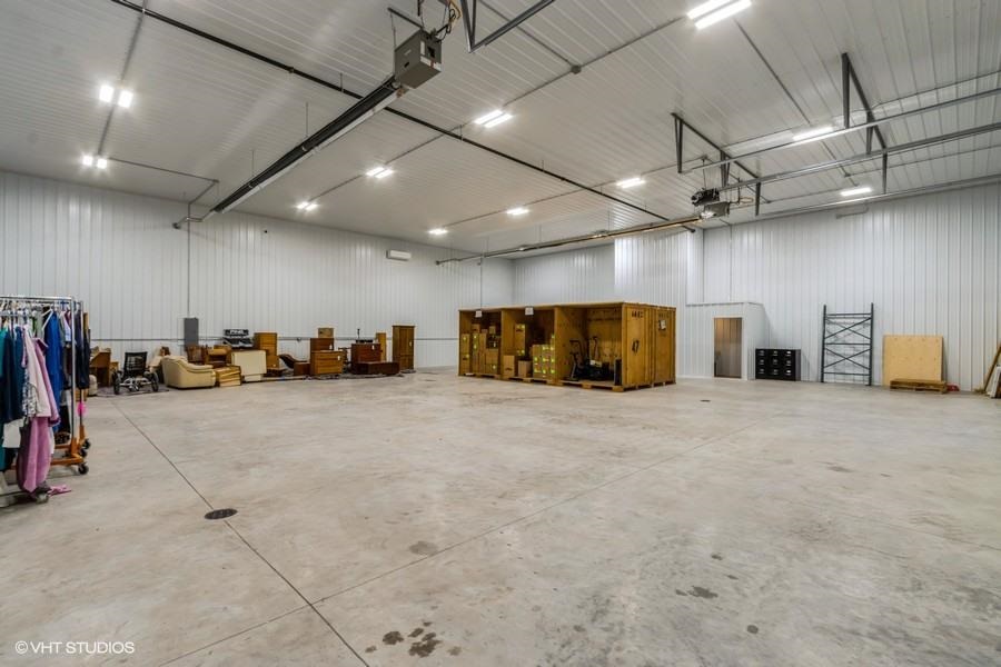 5259 Oak Crest Hill Road SE Hills IA 52235