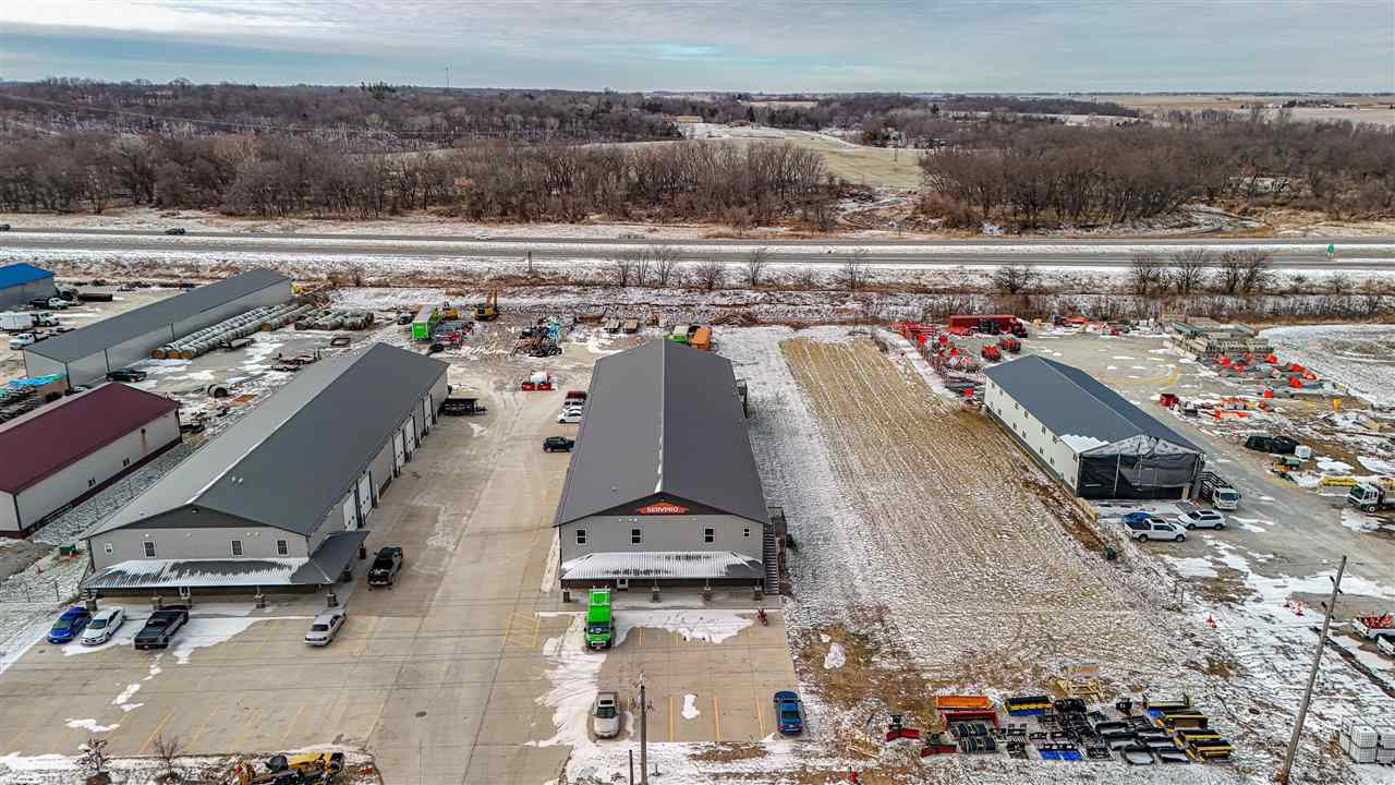 5259 Oak Crest Hill Road SE Hills IA 52235
