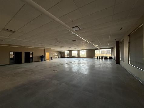 1450 N Center Point Road Hiawatha IA 52233