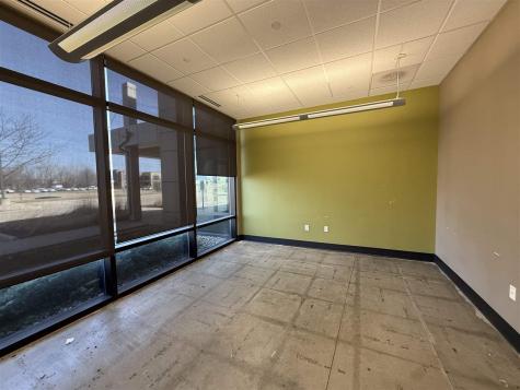 1450 N Center Point Road Hiawatha IA 52233