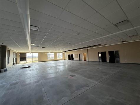 1450 N Center Point Road Hiawatha IA 52233