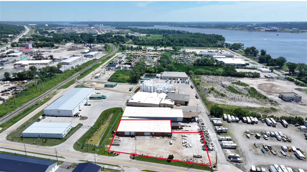 205 35th Street Bettendorf IA 52722