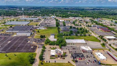 320 Collins Road NE Cedar Rapids IA 52402