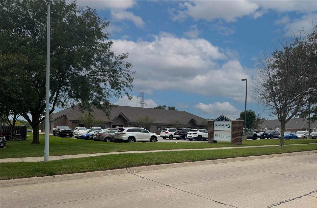 6105 Rockwell Drive NE Cedar Rapids IA 52402