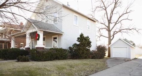 315 S Iowa Avenue Washington IA 52353