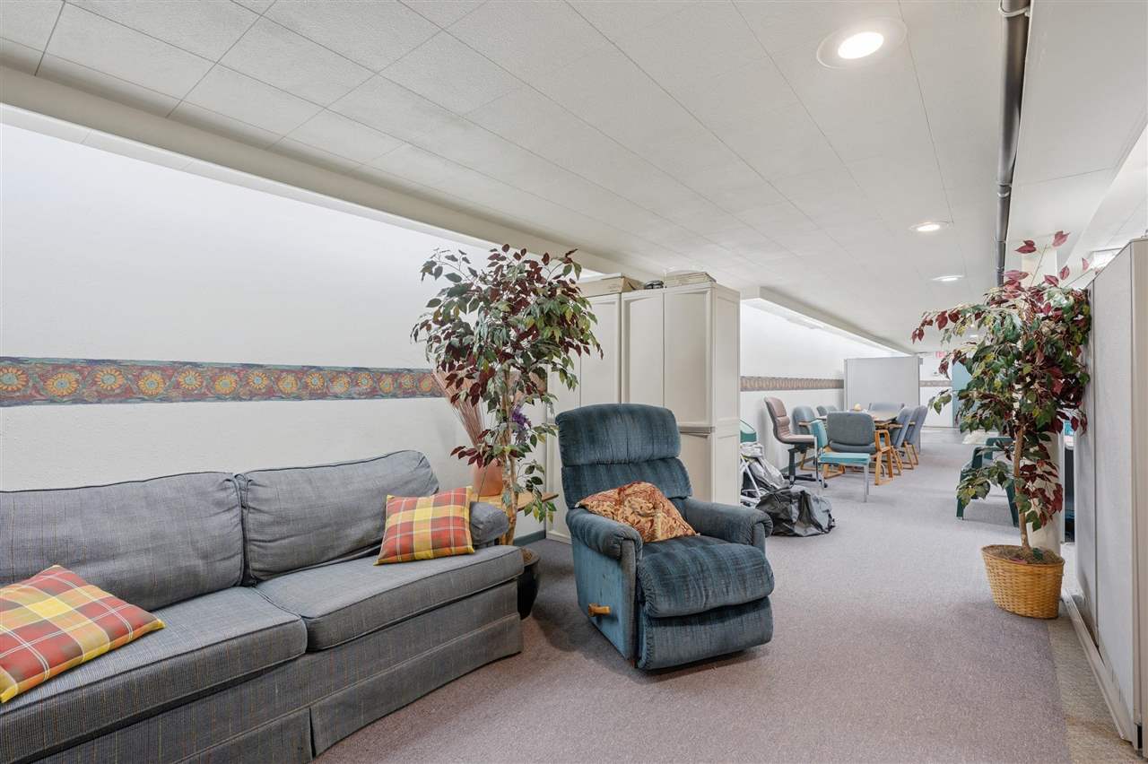 109 S Marion Avenue Washington IA 52353