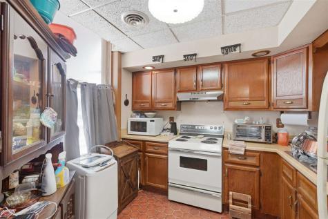 109 S Marion Avenue Washington IA 52353
