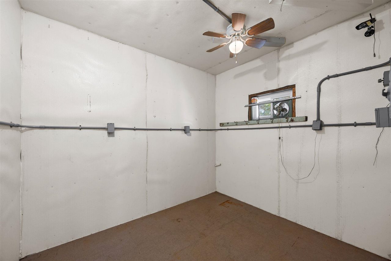1054 W Madison Street Washington IA 52353