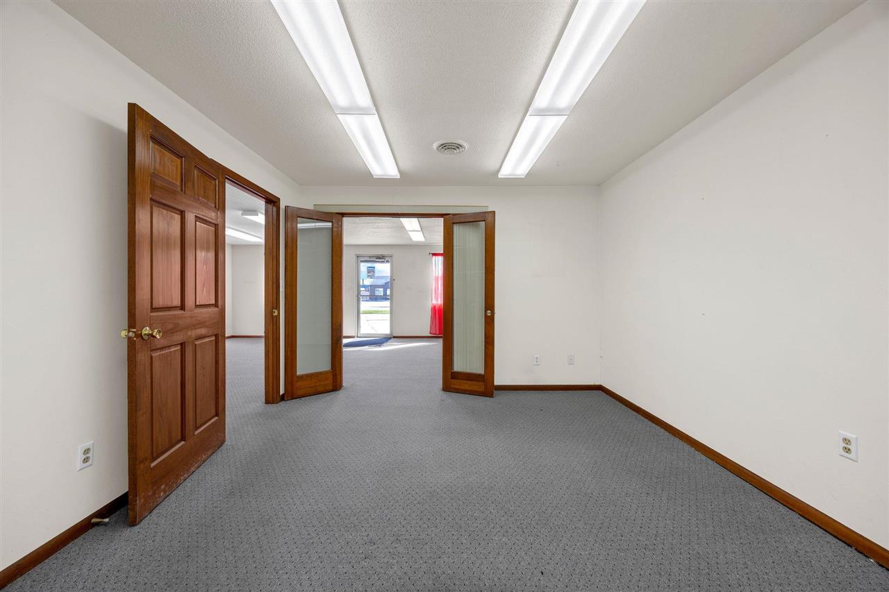 1054 W Madison Street Washington IA 52353