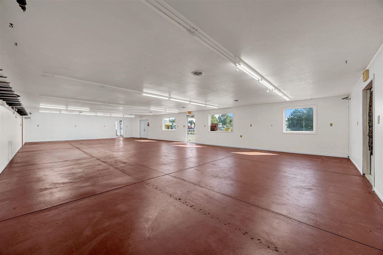 1054 W Madison Street Washington IA 52353