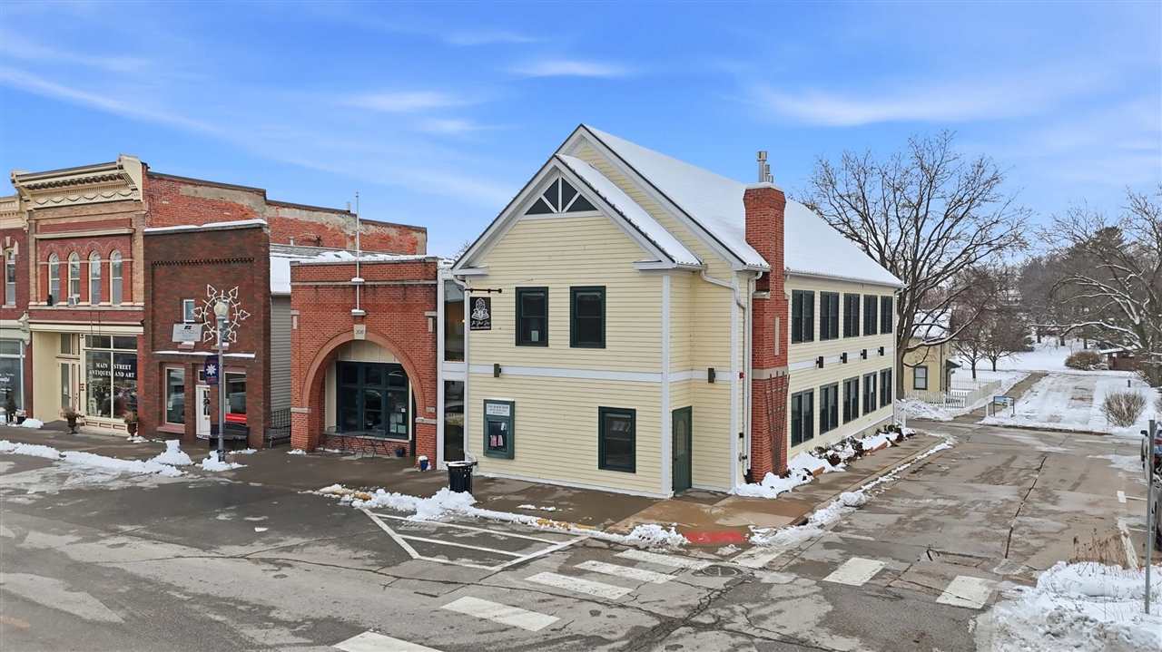 116 W Main West Branch IA 52358