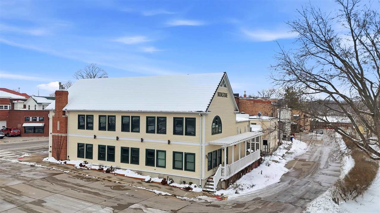 116 W Main West Branch IA 52358