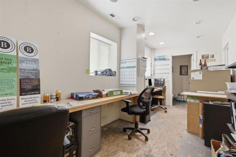 405 B Avenue Kalona IA 52247
