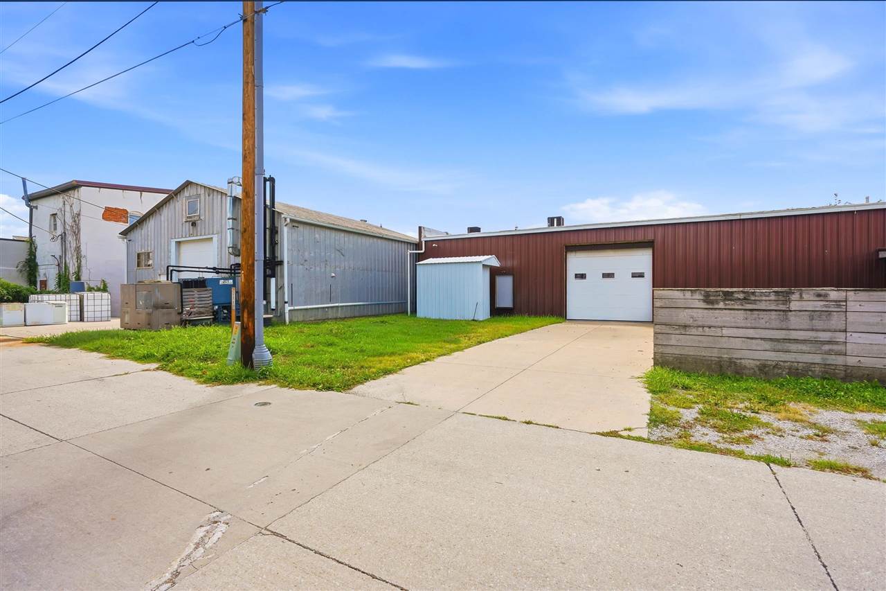 405 B Avenue Kalona IA 52247