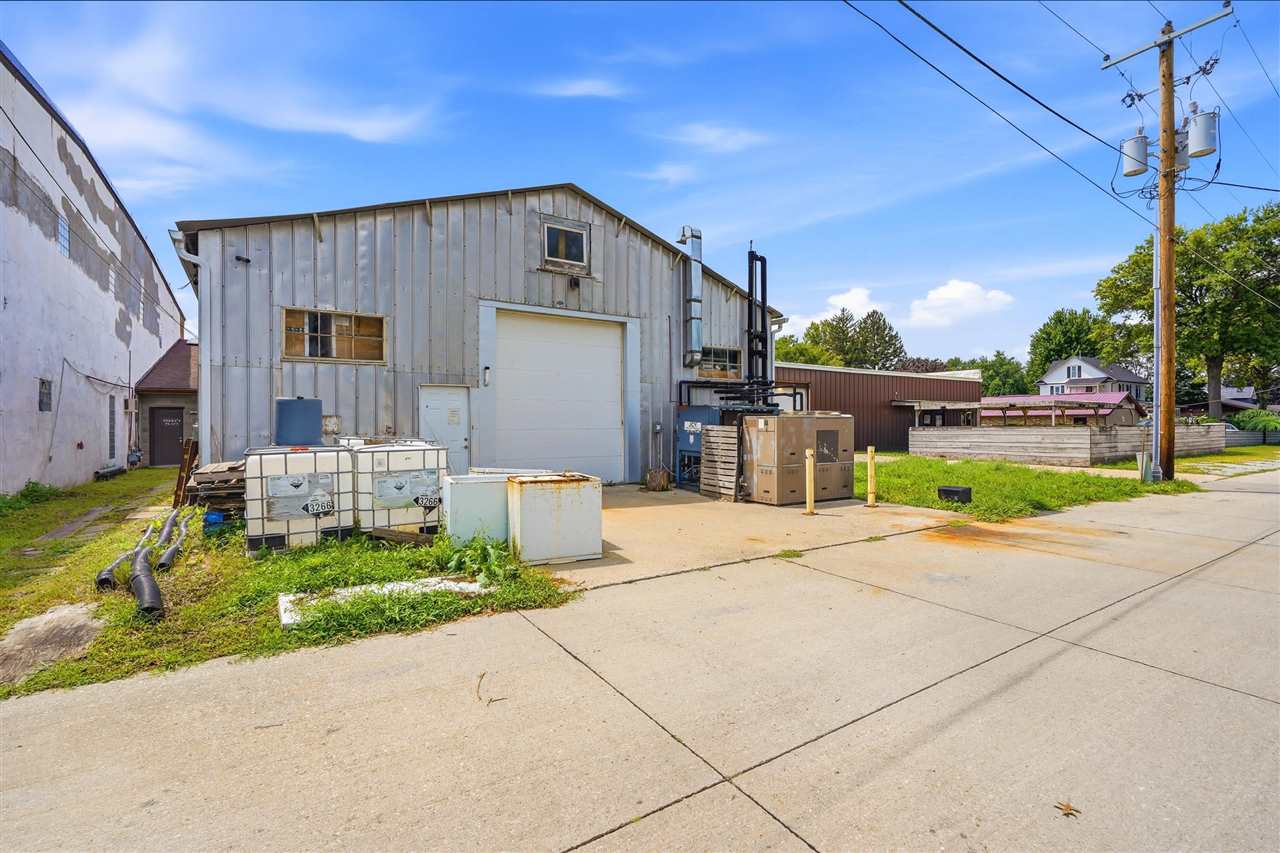 405 B Avenue Kalona IA 52247
