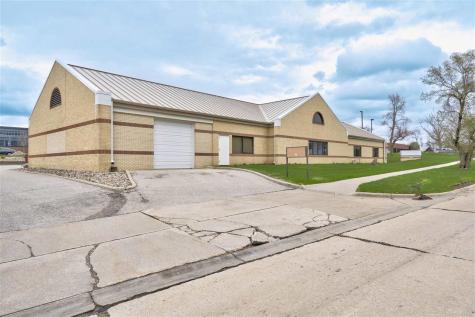 4001 River Ridge Drive NE Cedar Rapids IA 52402