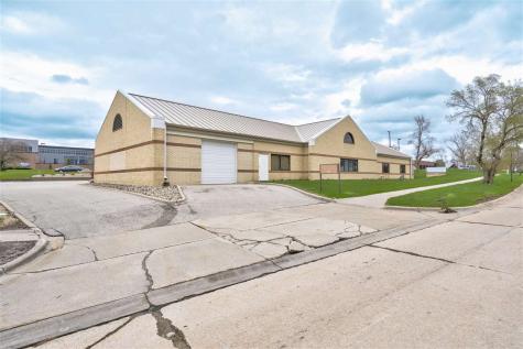 4001 River Ridge Drive NE Cedar Rapids IA 52402