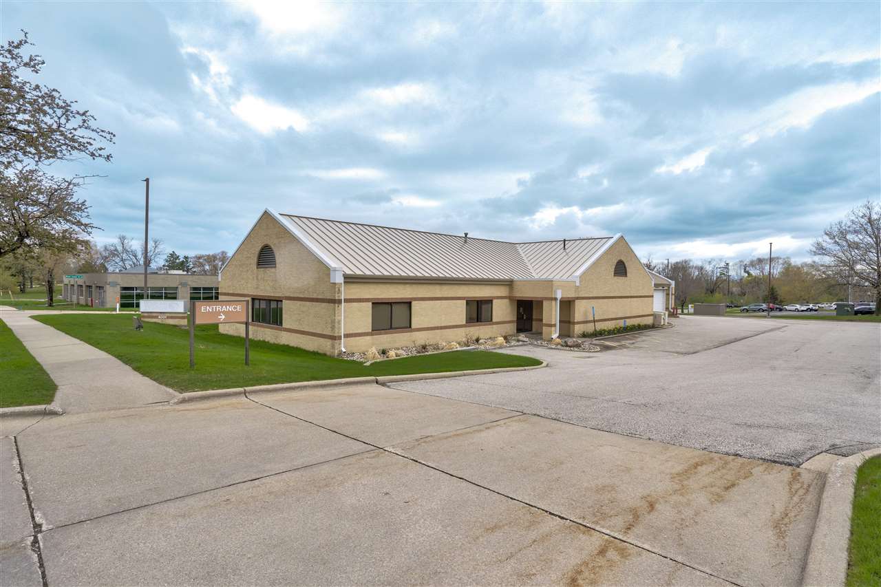 4001 River Ridge Drive NE Cedar Rapids IA 52402