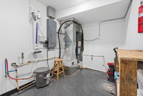 214 Airport Road Washington IA 52353