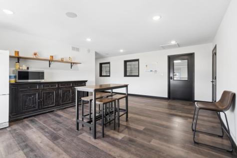 214 Airport Road Washington IA 52353