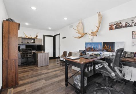 214 Airport Road Washington IA 52353