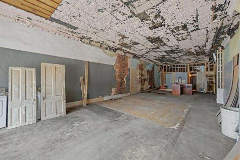 726 12th Street Belle Plaine IA 52208