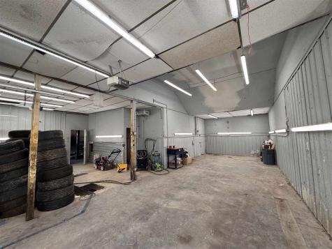 209 Franklin Street Center Point IA 52213