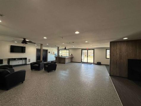 209 Franklin Street Center Point IA 52213