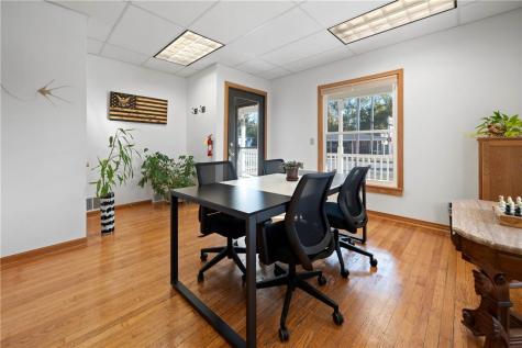 448 7th Avenue Marion IA 52302