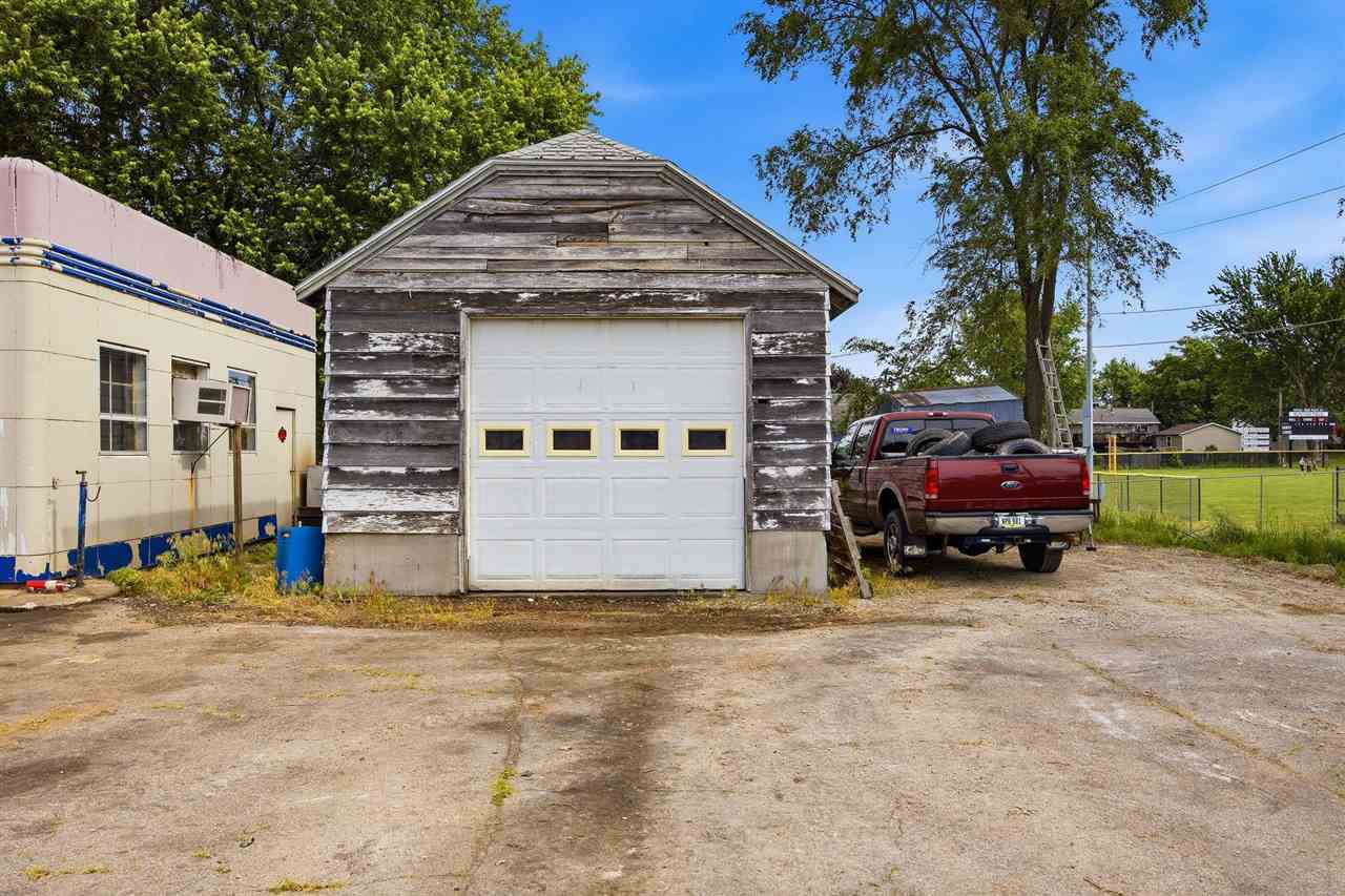 318 E Business 30 Lisbon IA 52253