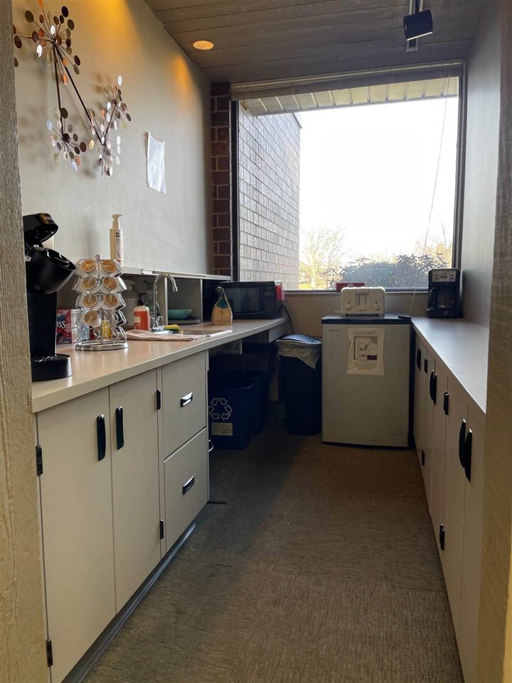 4211 Glass Road NE Cedar Rapids IA 52402