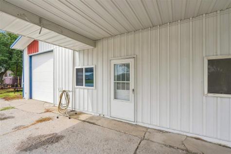 1968 500th Street SW Kalona IA 52247