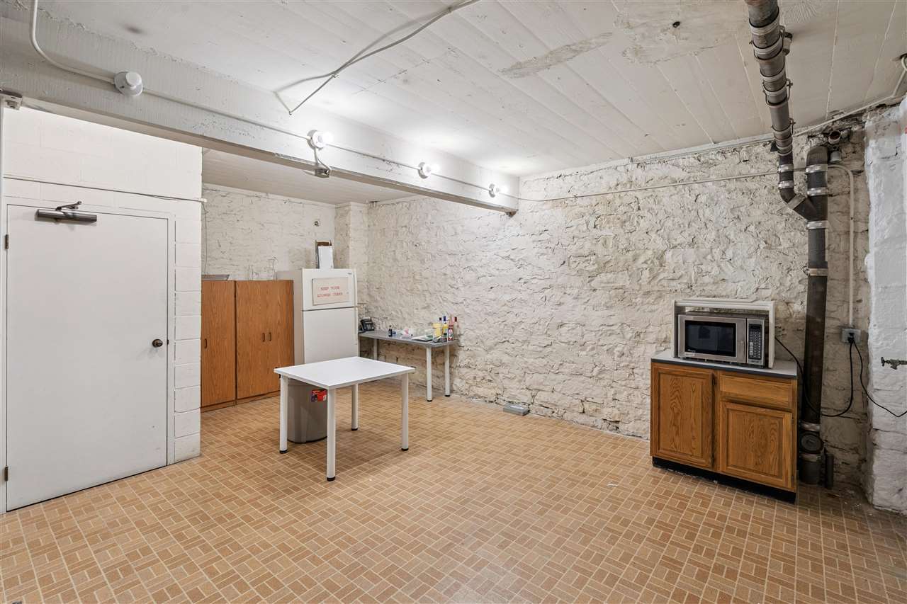 724 3rd Avenue SE Cedar Rapids IA 52401
