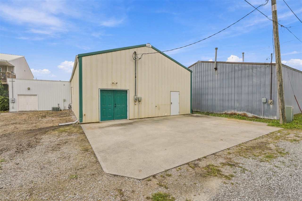 603 B Avenue Kalona IA 52247