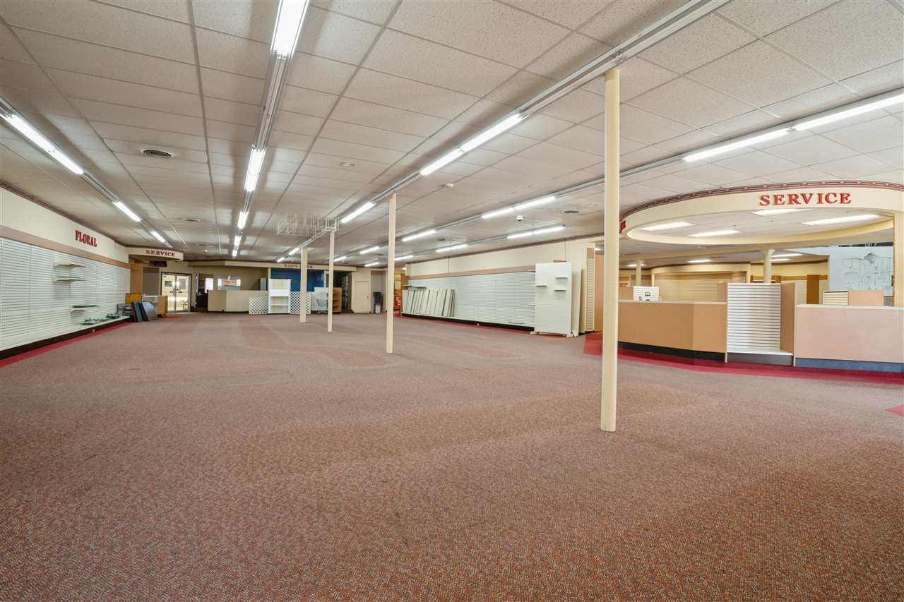 107 S Franklin Street Manchester IA 52057
