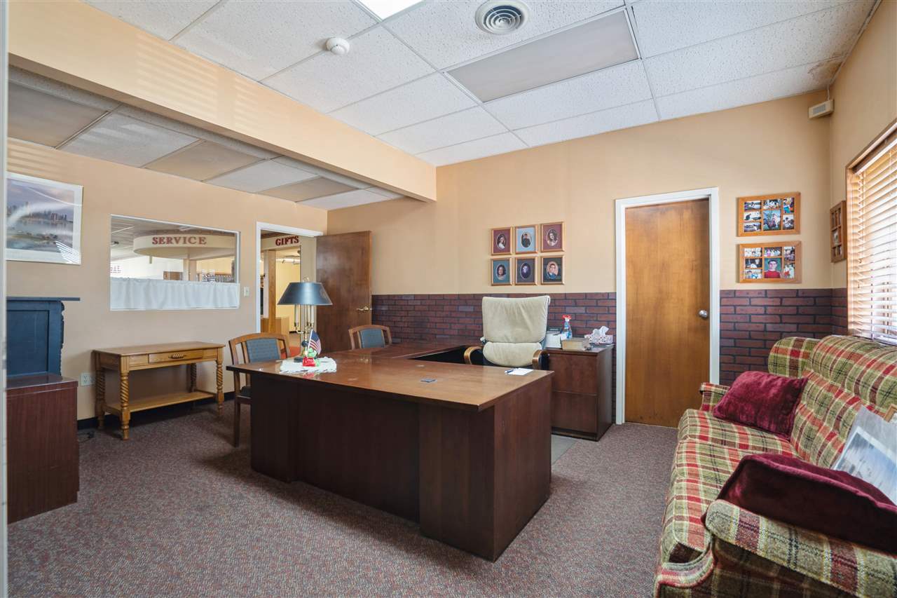 107 S Franklin Street Manchester IA 52057