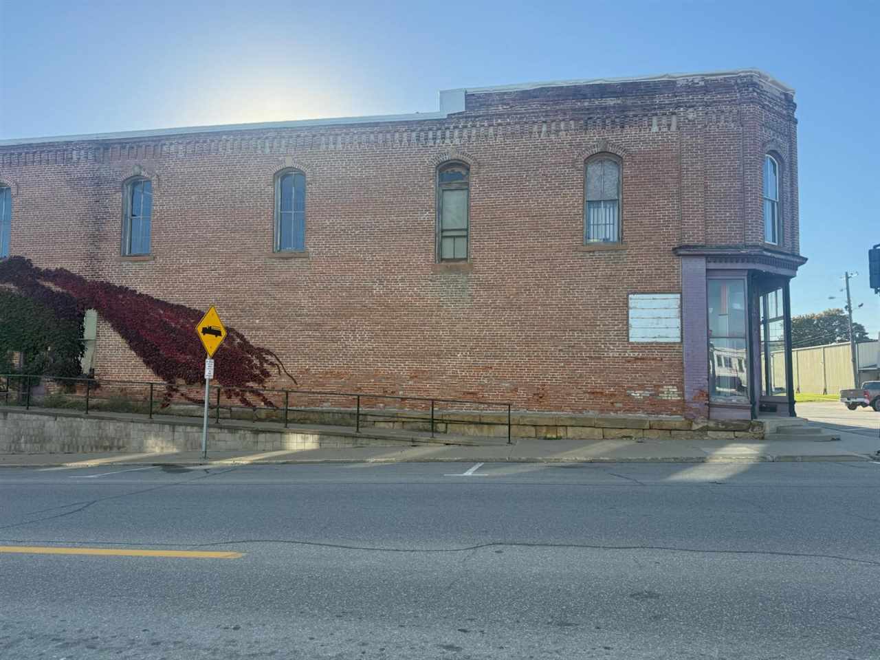 101 W Marion Sigourney IA 52591