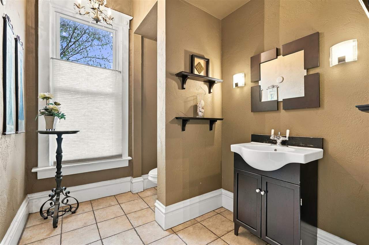 203 5th Street Kalona IA 52247